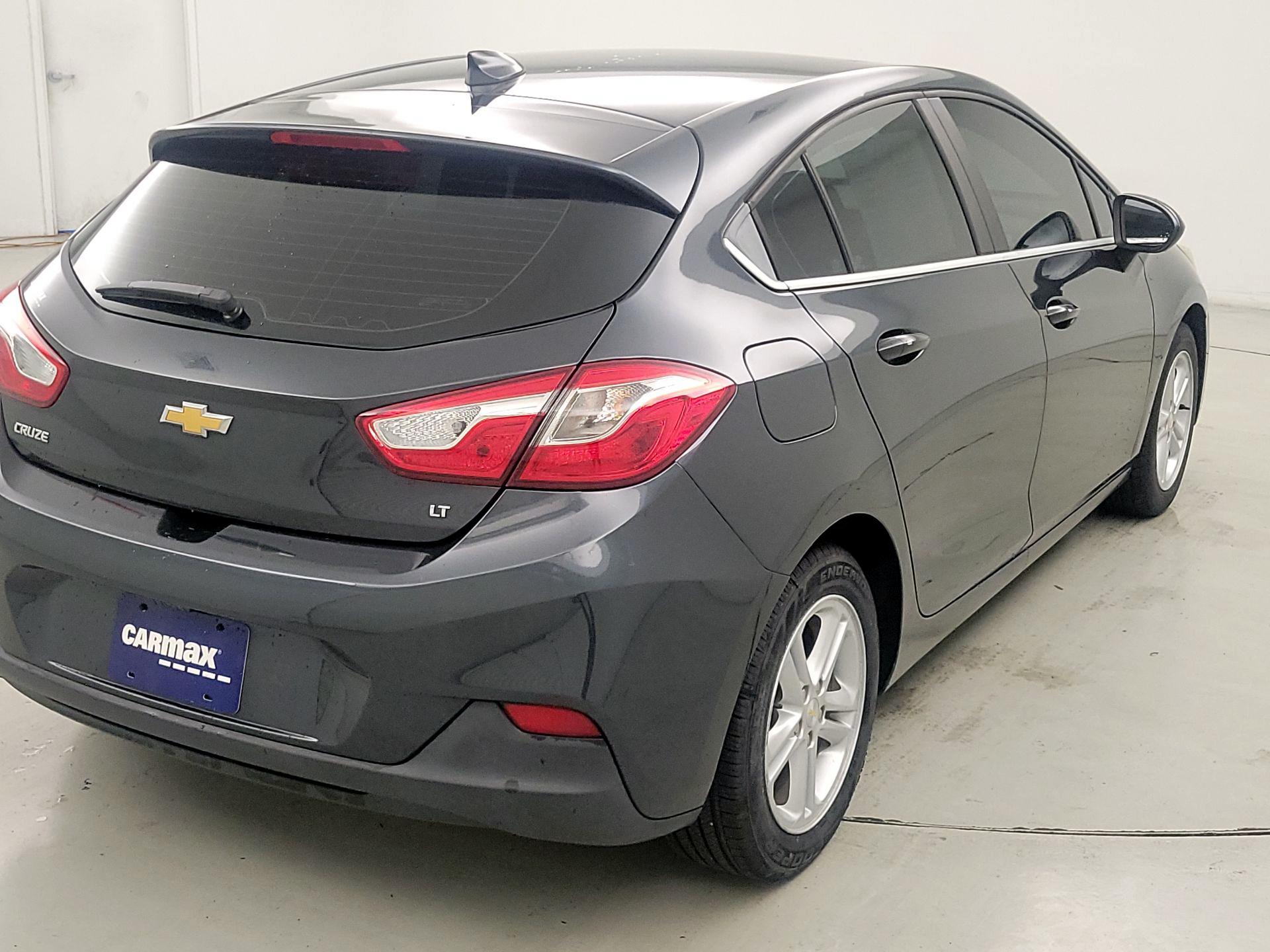 Thumbnail: 2017 Chevrolet Cruze - 5