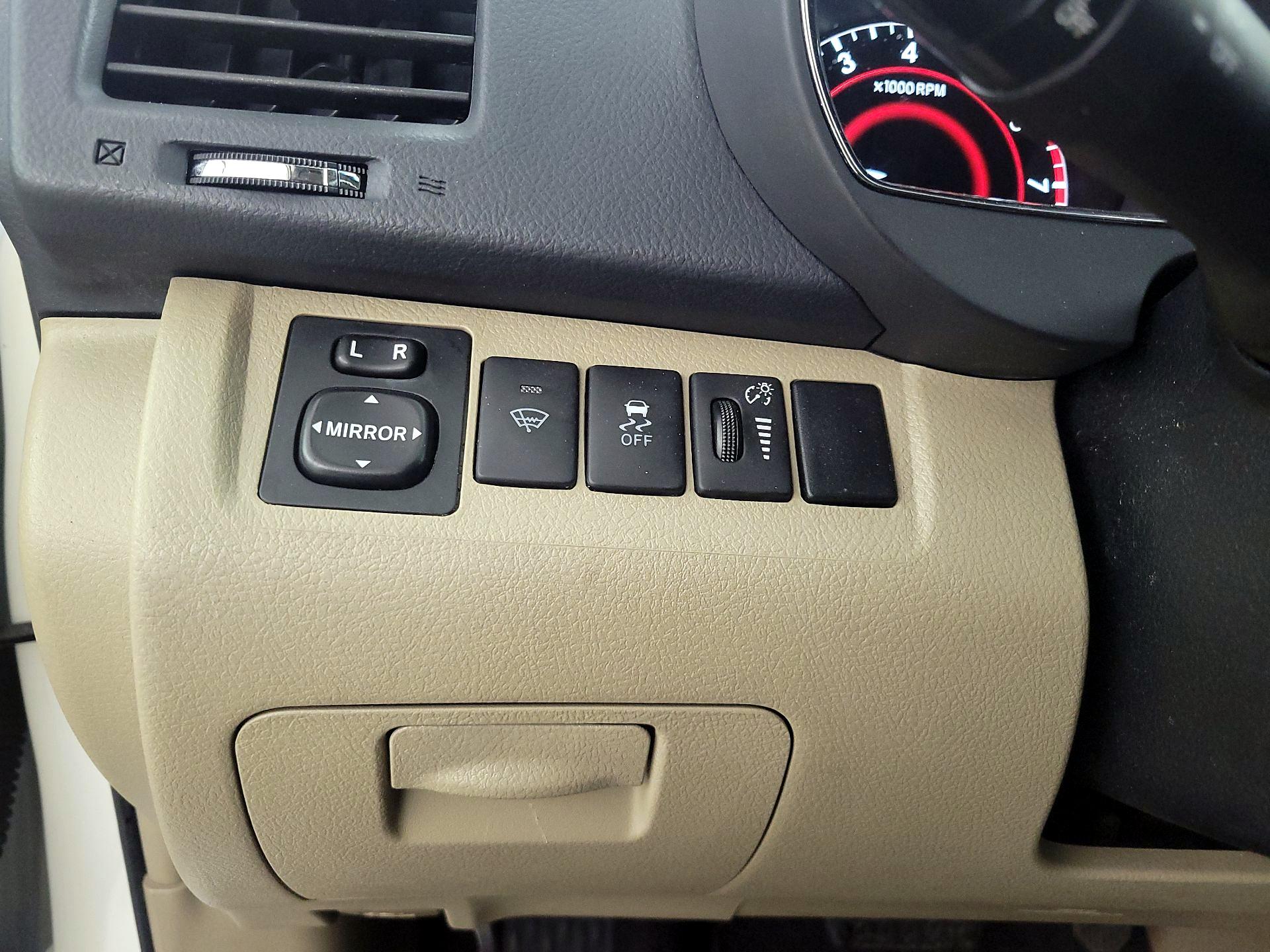 Thumbnail: 2013 Toyota Highlander - 13