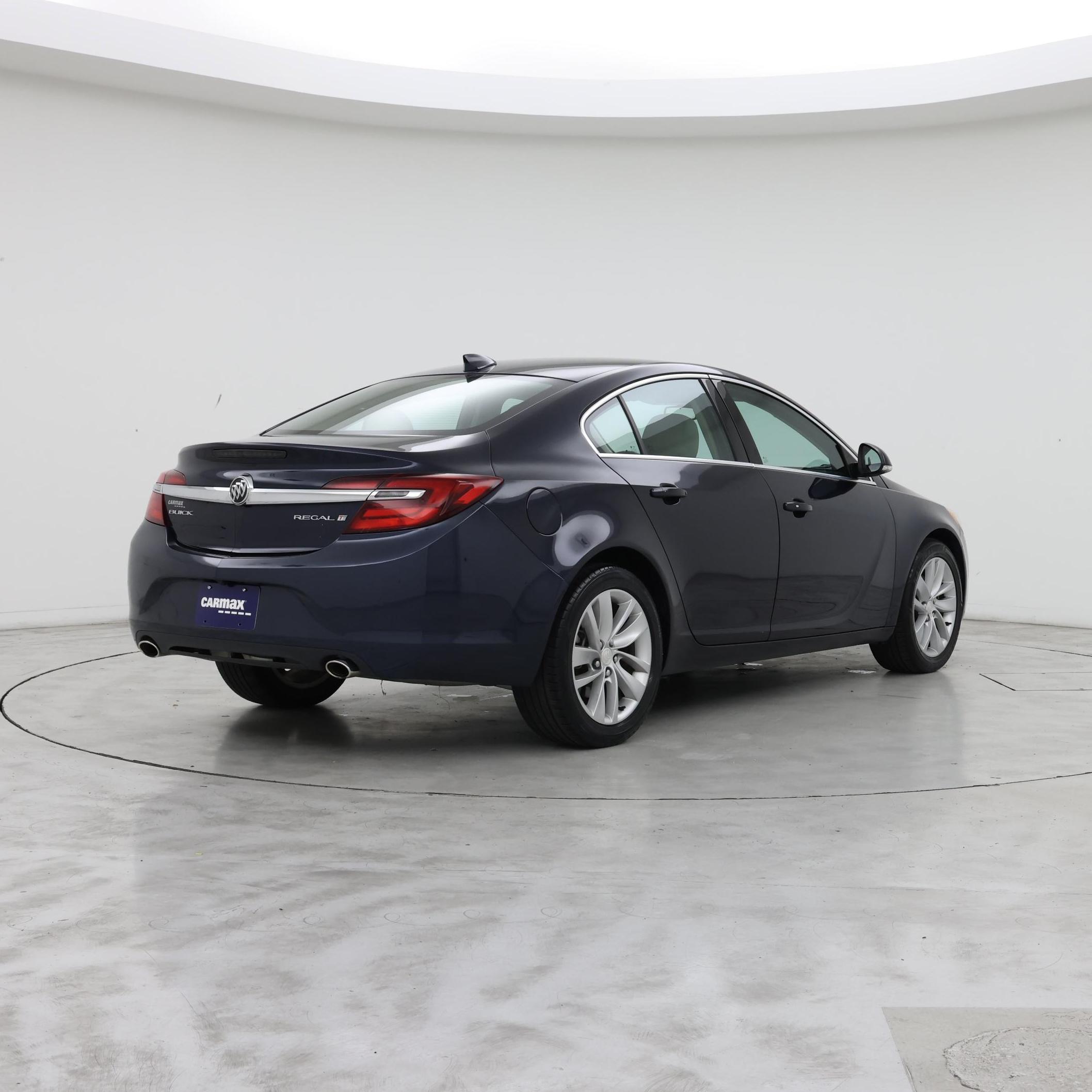 Thumbnail: 2017 Buick Regal - 8