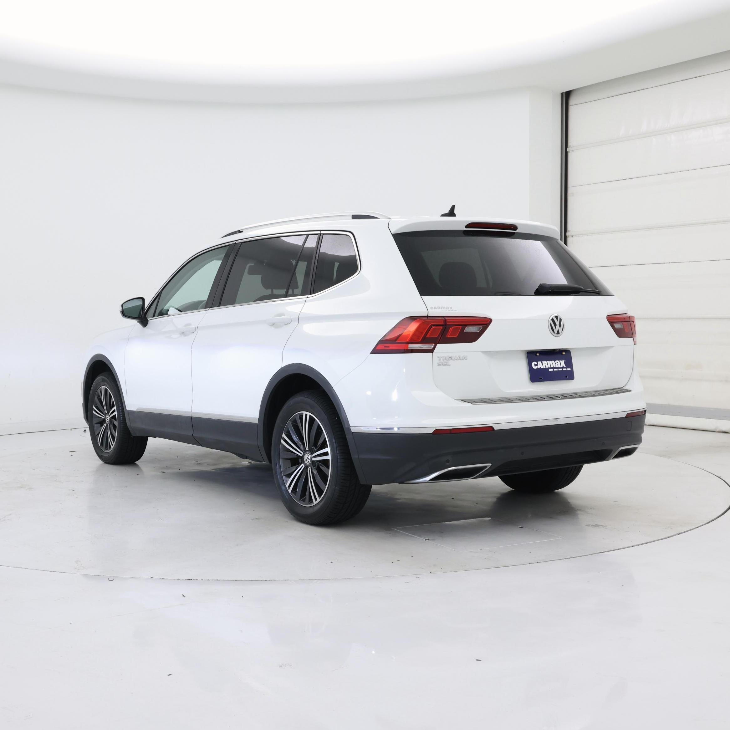 Thumbnail: 2019 Volkswagen Tiguan - 2