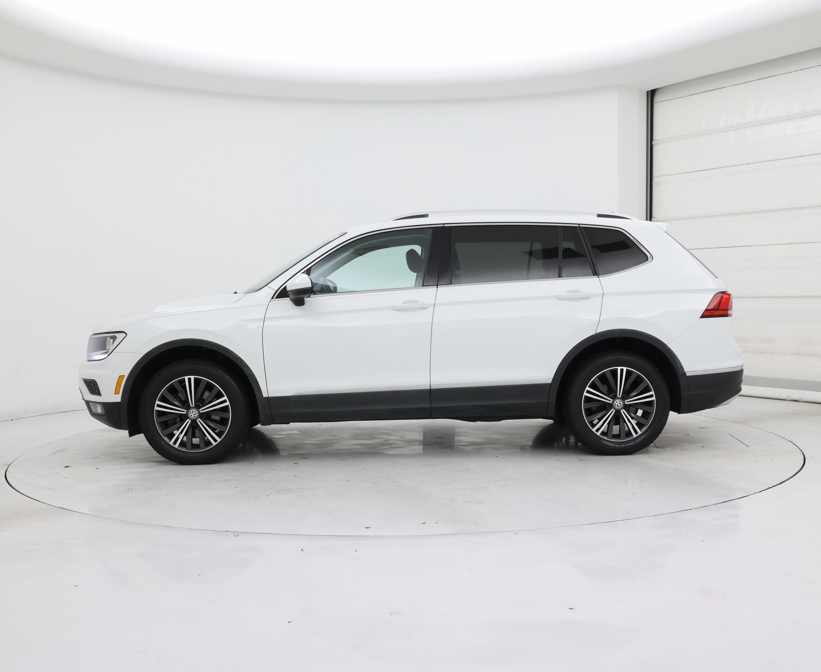 Thumbnail: 2019 Volkswagen Tiguan - 3