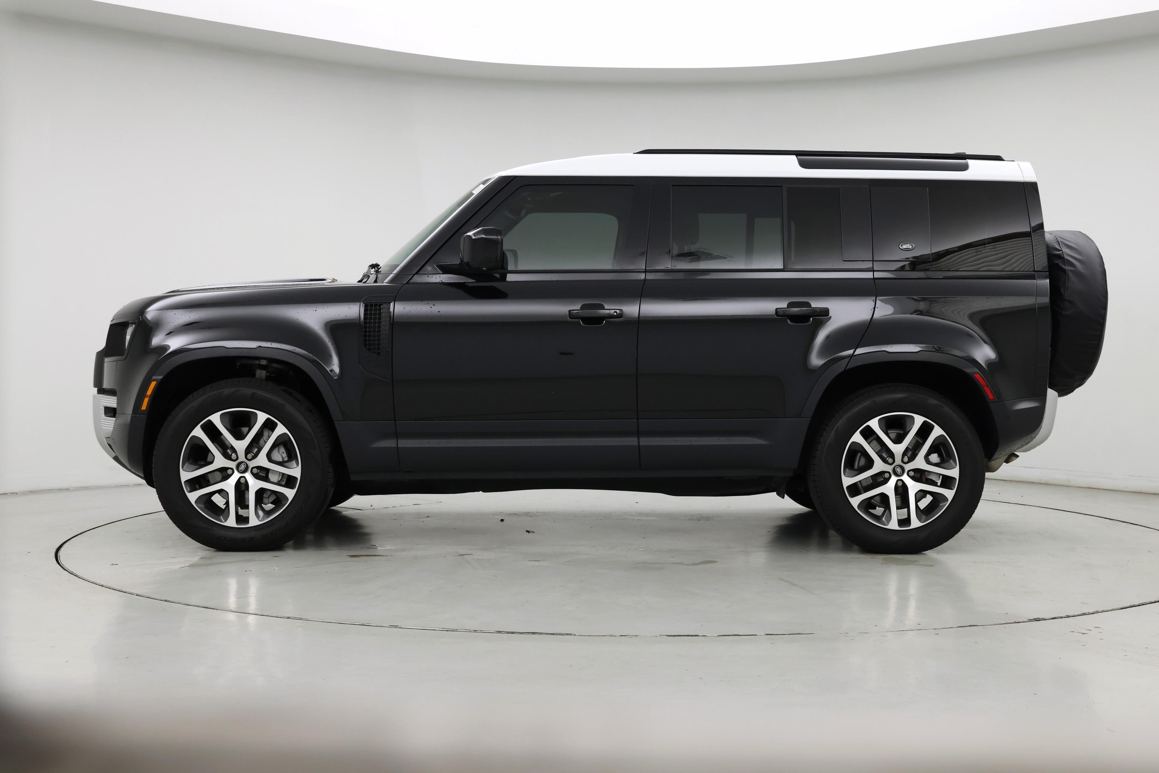 Thumbnail: 2023 Land Rover Defender - 3