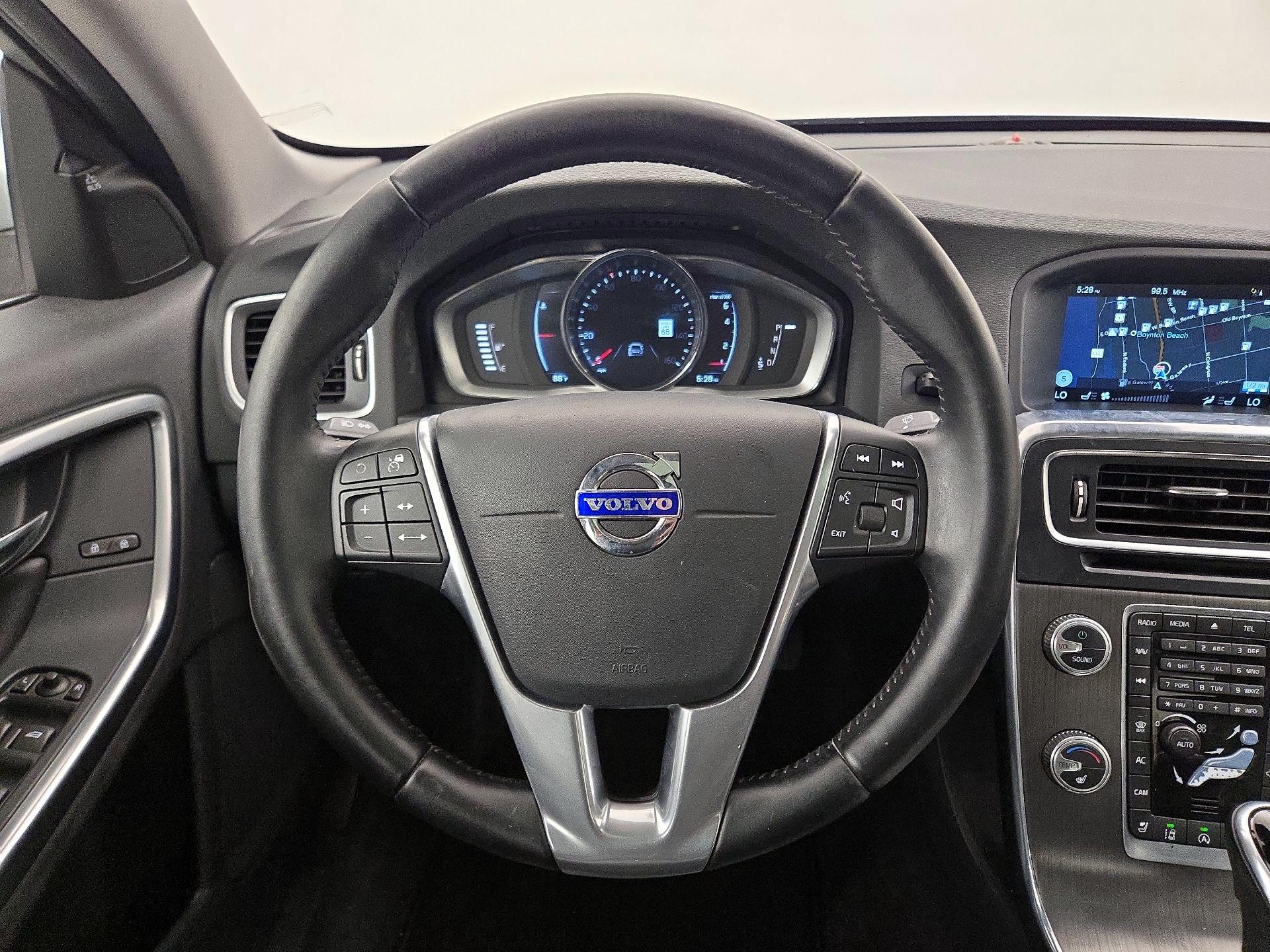 Thumbnail: 2015 Volvo S60 - 10