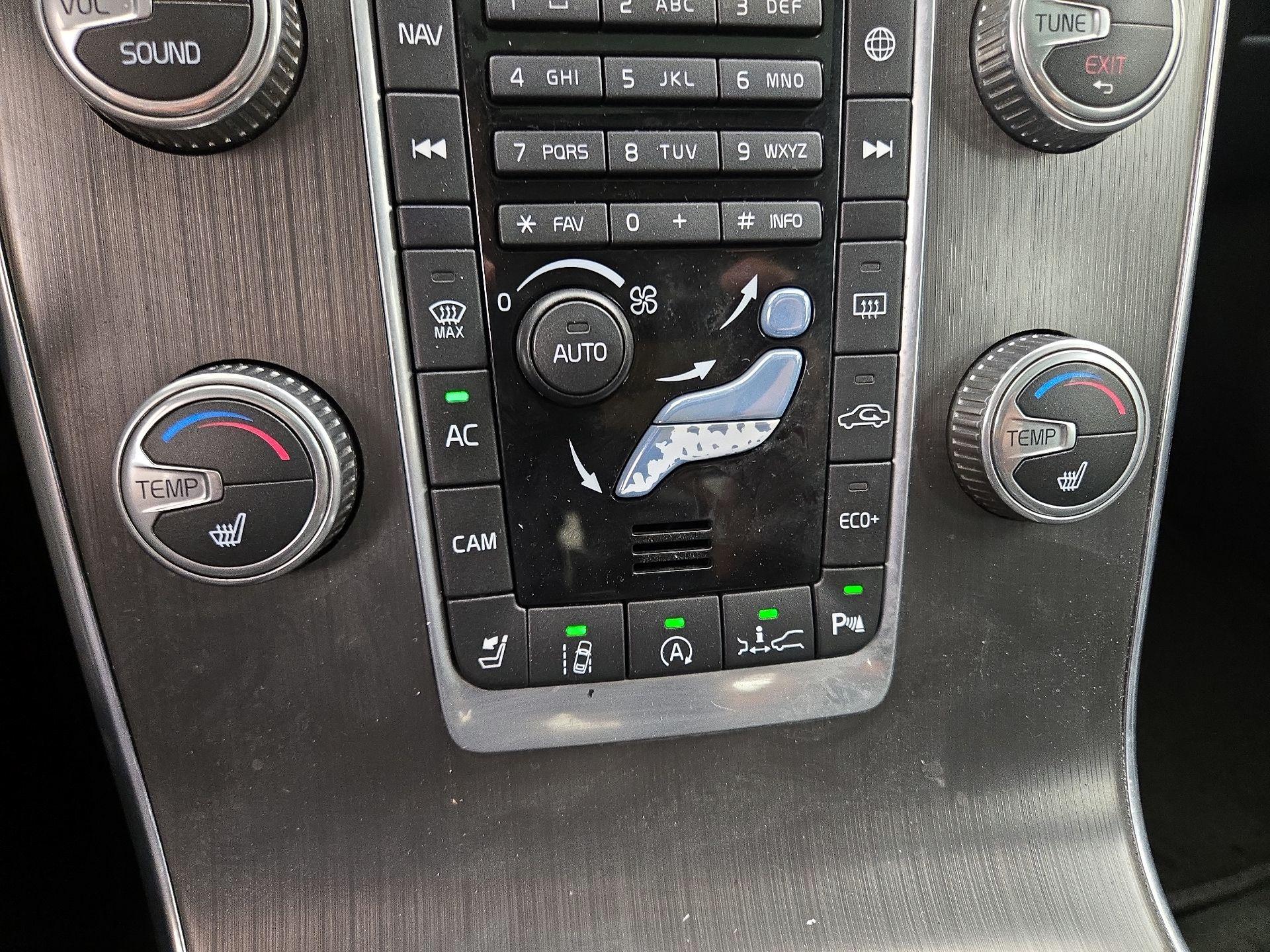 Thumbnail: 2015 Volvo S60 - 17