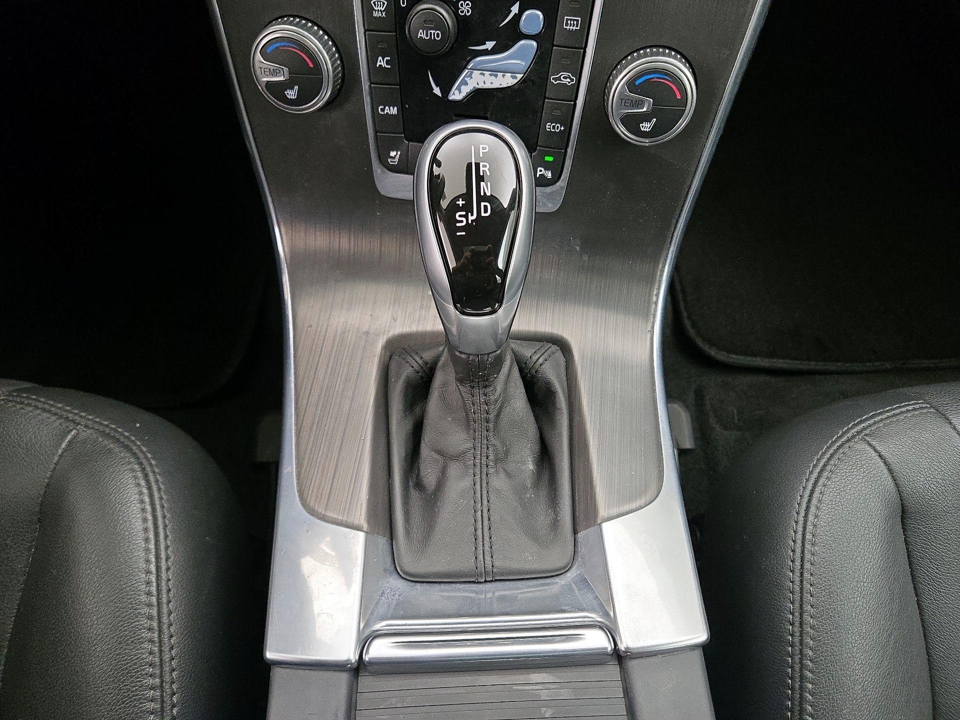Thumbnail: 2015 Volvo S60 - 18