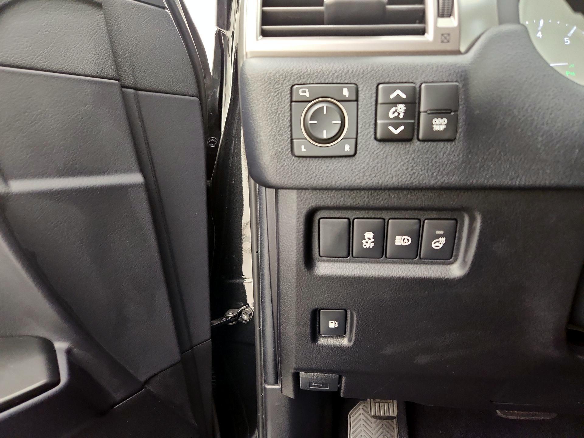 Thumbnail: 2023 Lexus GX - 13