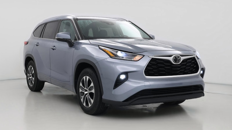 2021 Toyota Highlander XLE Hero Image