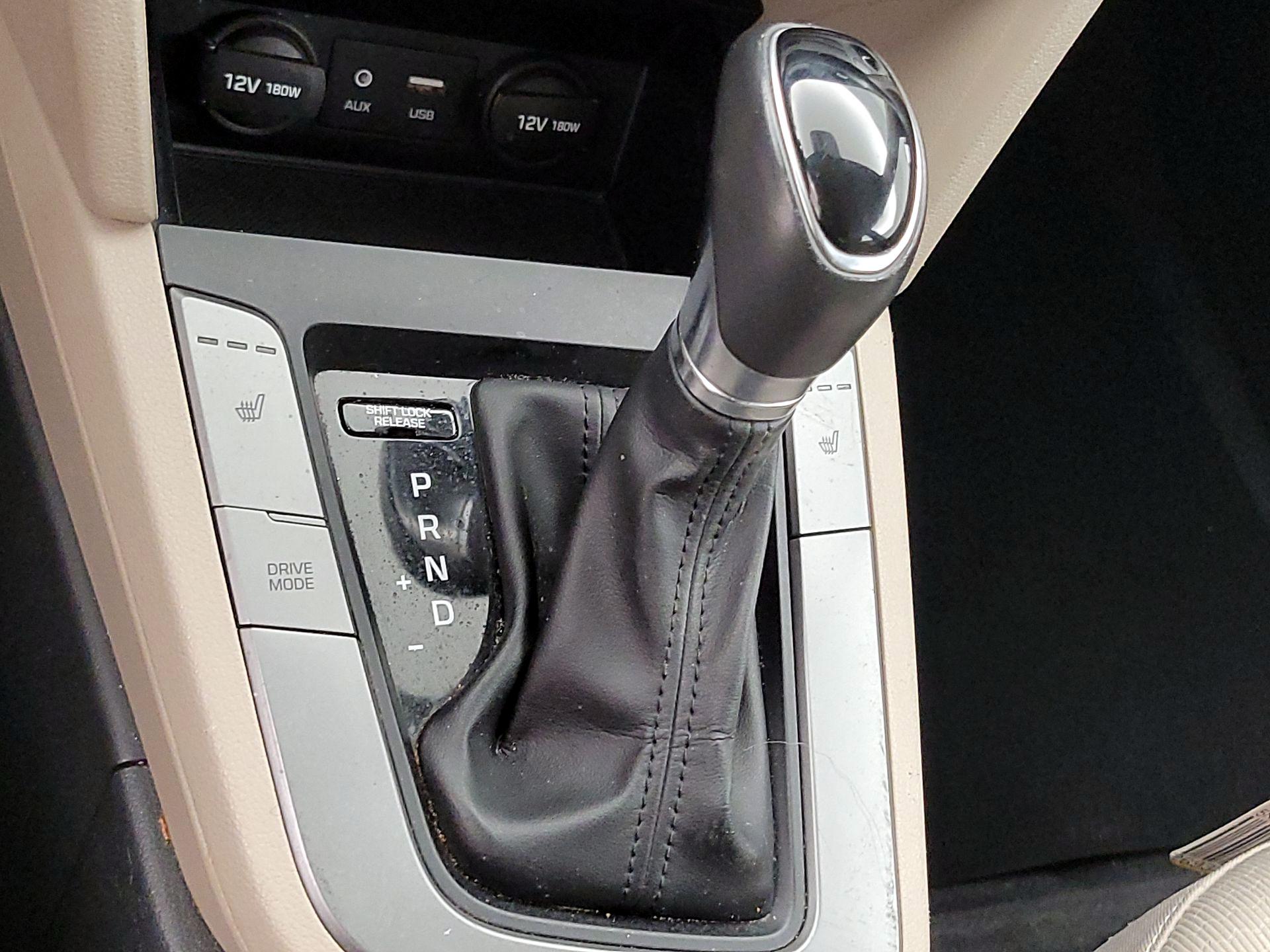 Thumbnail: 2017 Hyundai Elantra - 17