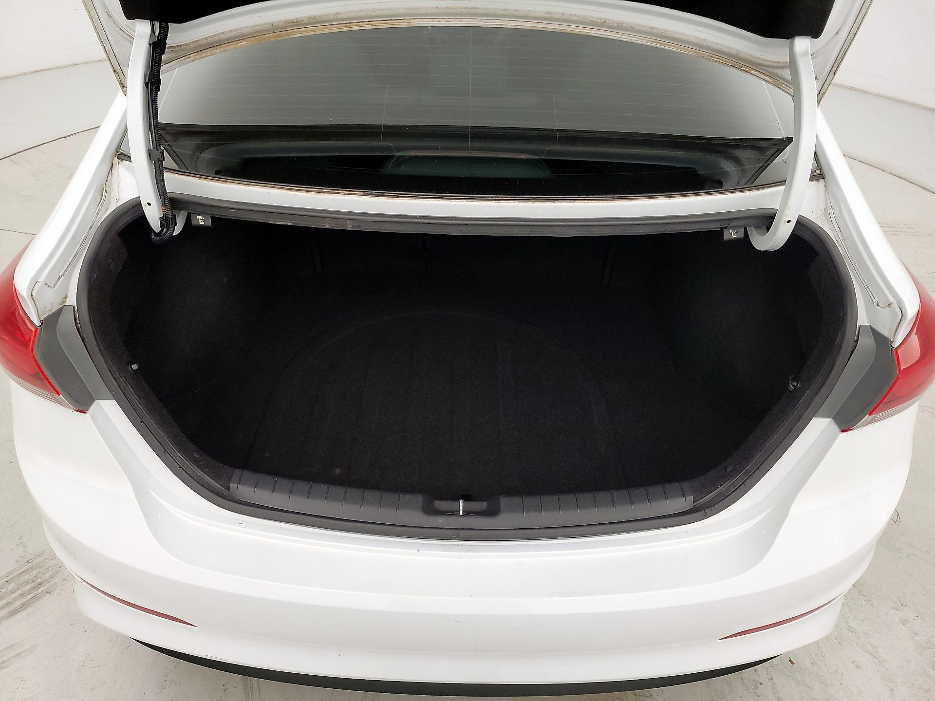 Thumbnail: 2017 Hyundai Elantra - 20