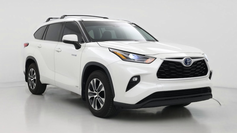 2021 Toyota Highlander XLE Hero Image