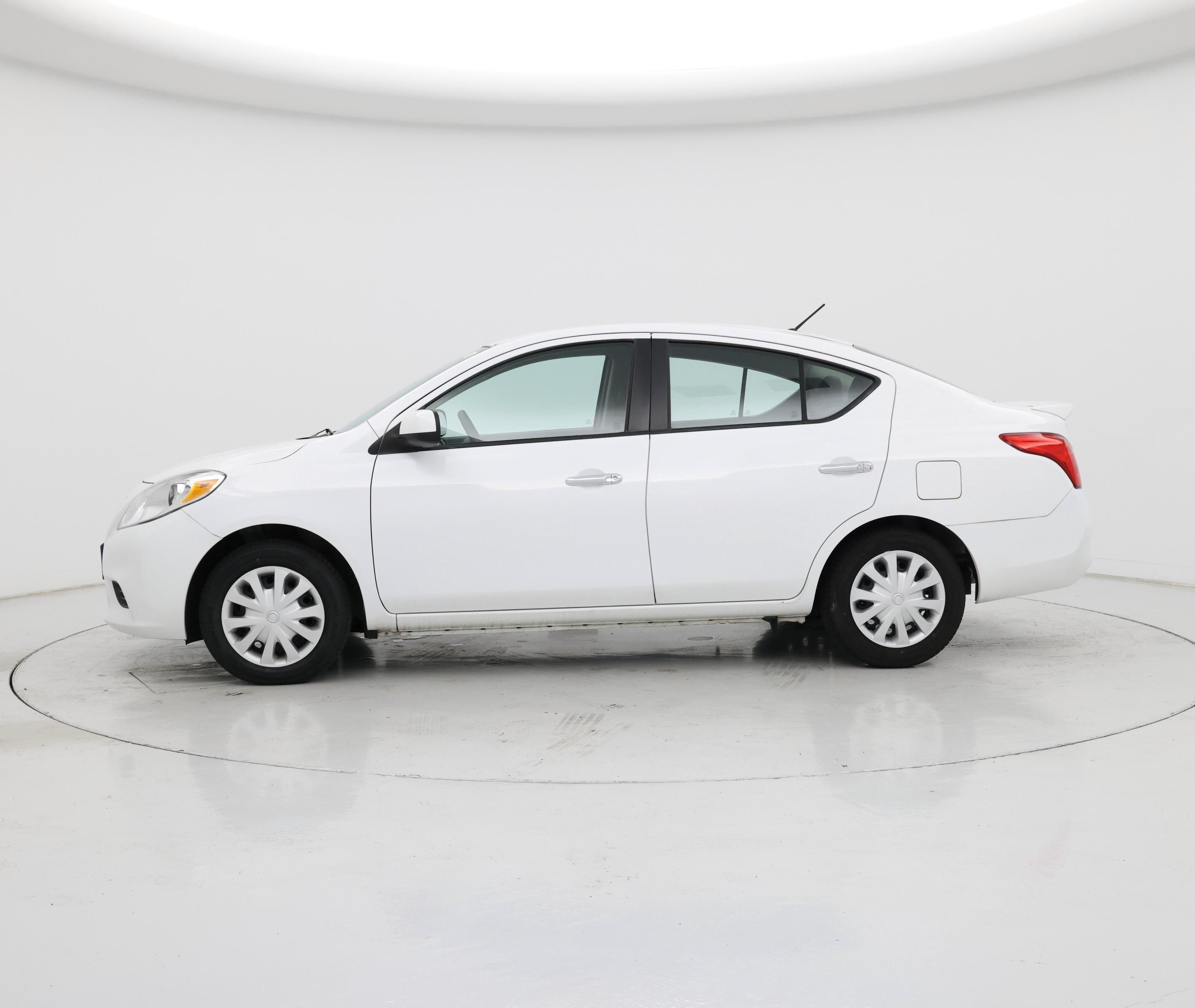 Thumbnail: 2013 Nissan Versa - 3