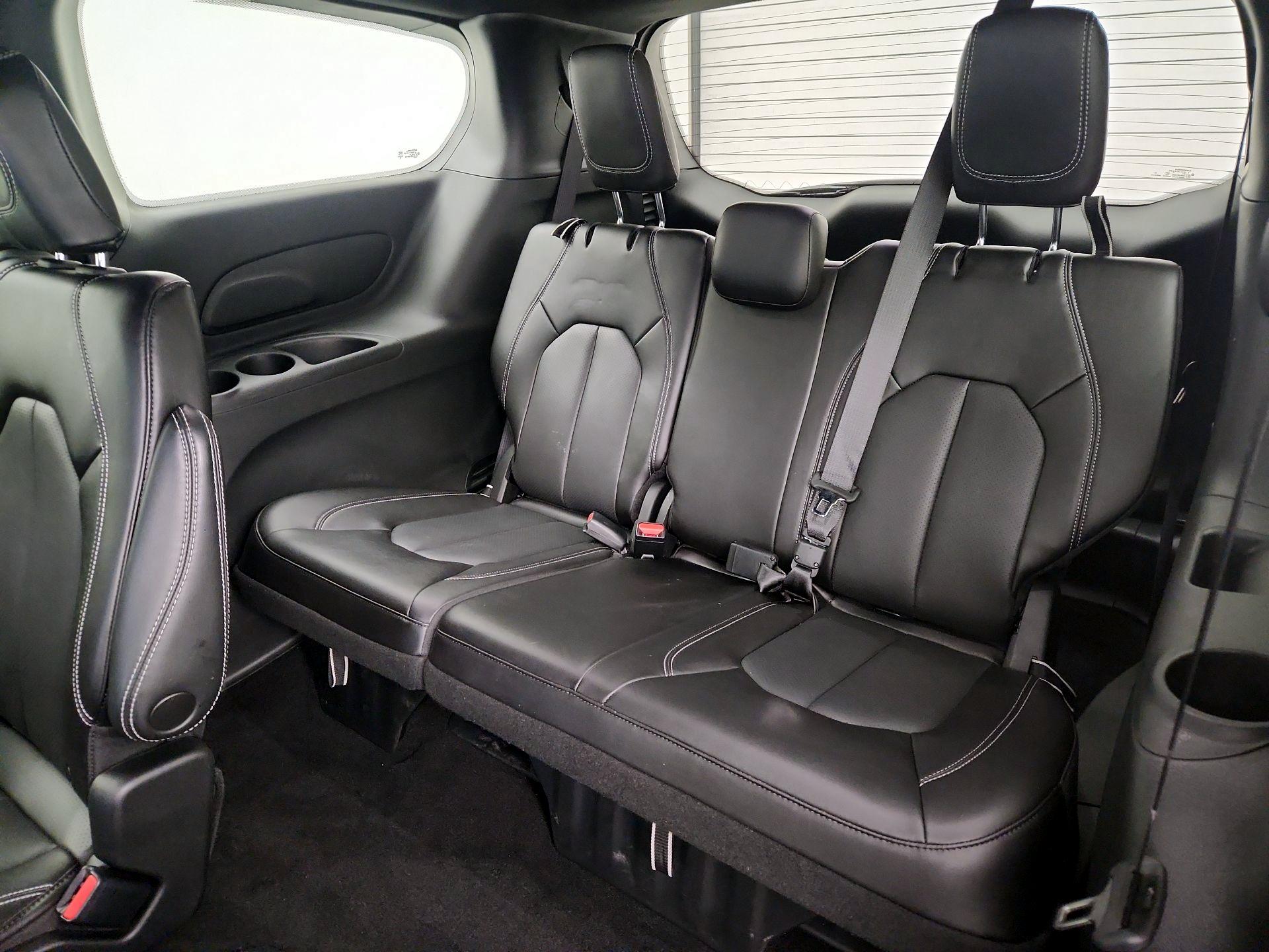 Thumbnail: 2023 Chrysler Pacifica - 20