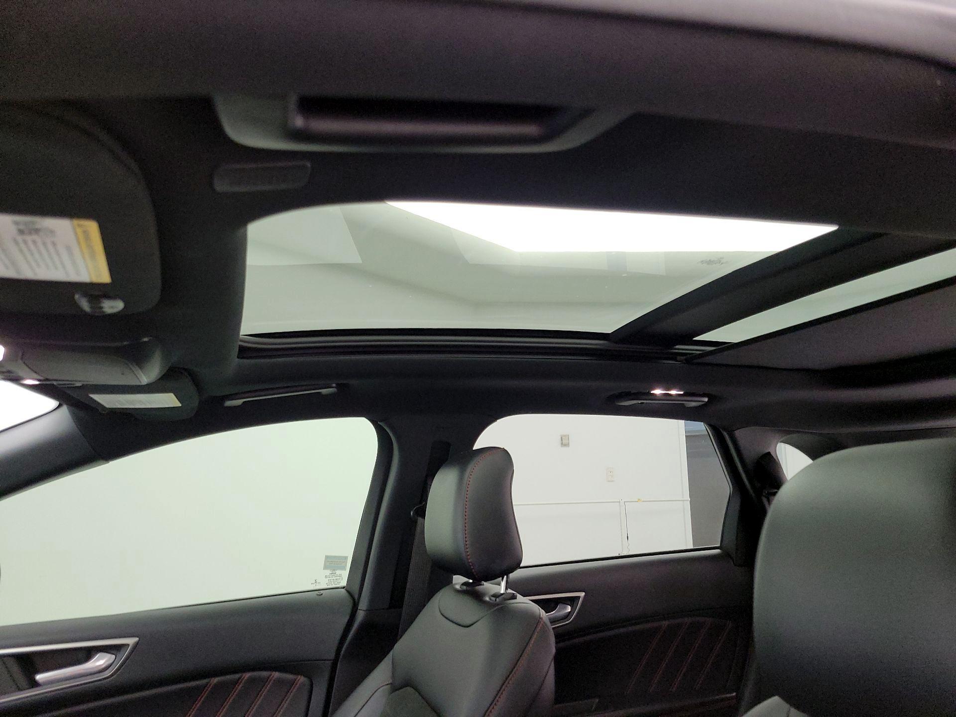 Thumbnail: 2022 Ford Edge - 19