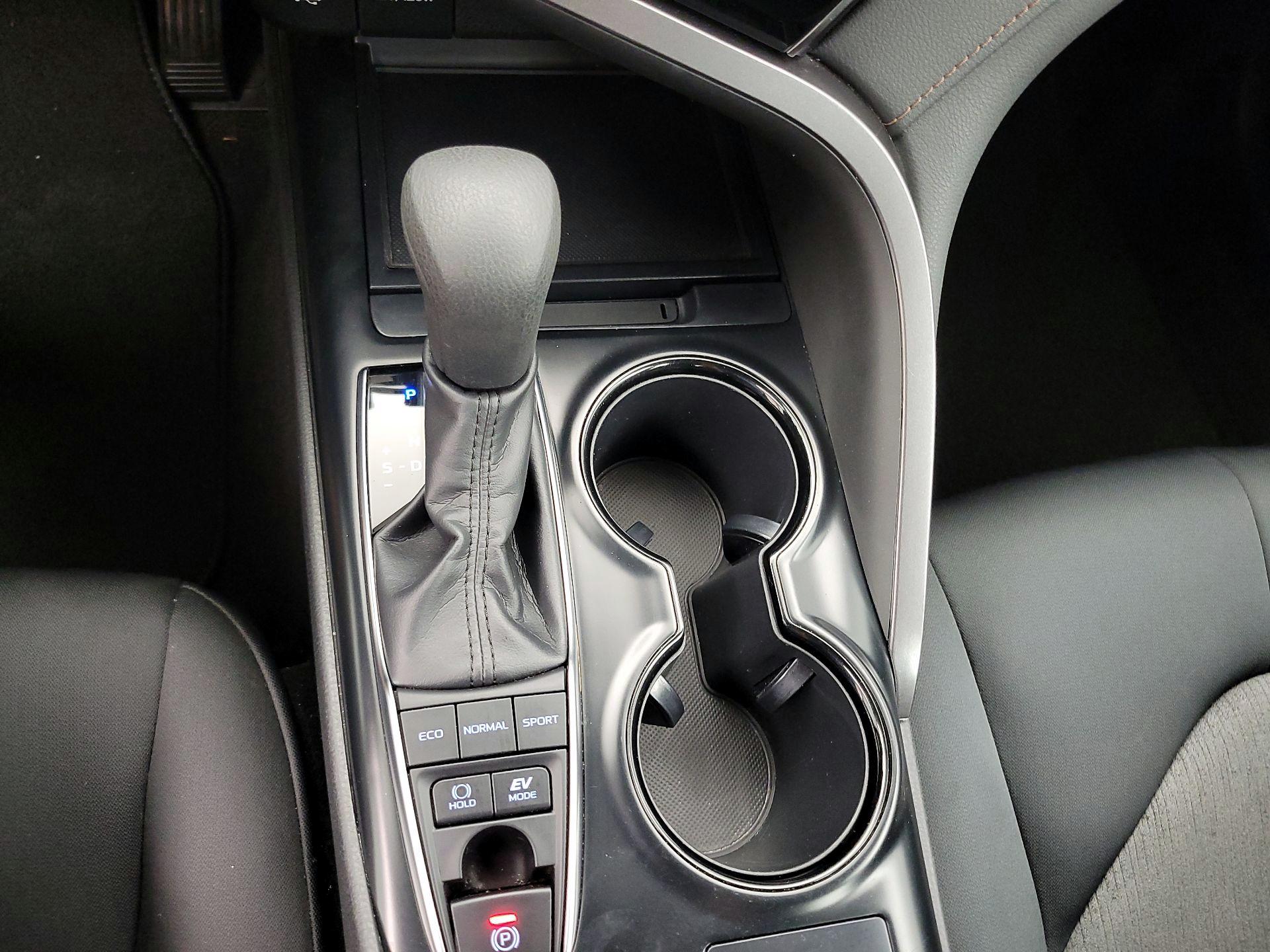 Thumbnail: 2019 Toyota Camry - 17