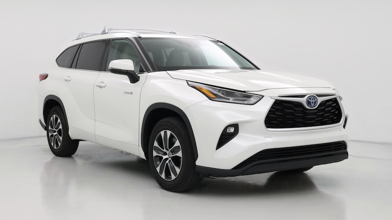 2021 Toyota Highlander XLE Hero Image