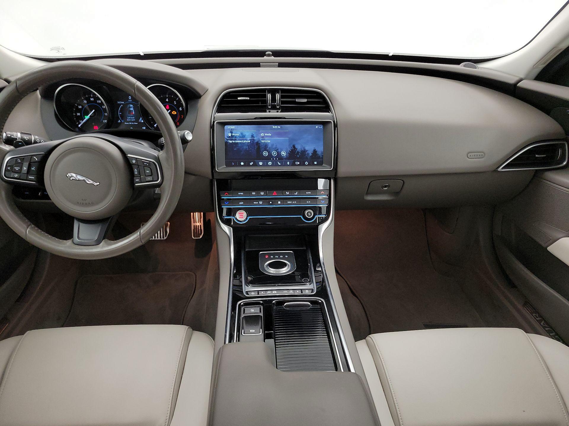 Thumbnail: 2019 Jaguar XE - 9