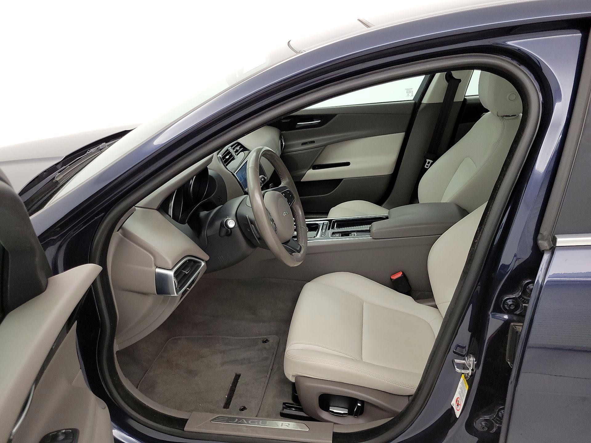 Thumbnail: 2019 Jaguar XE - 11