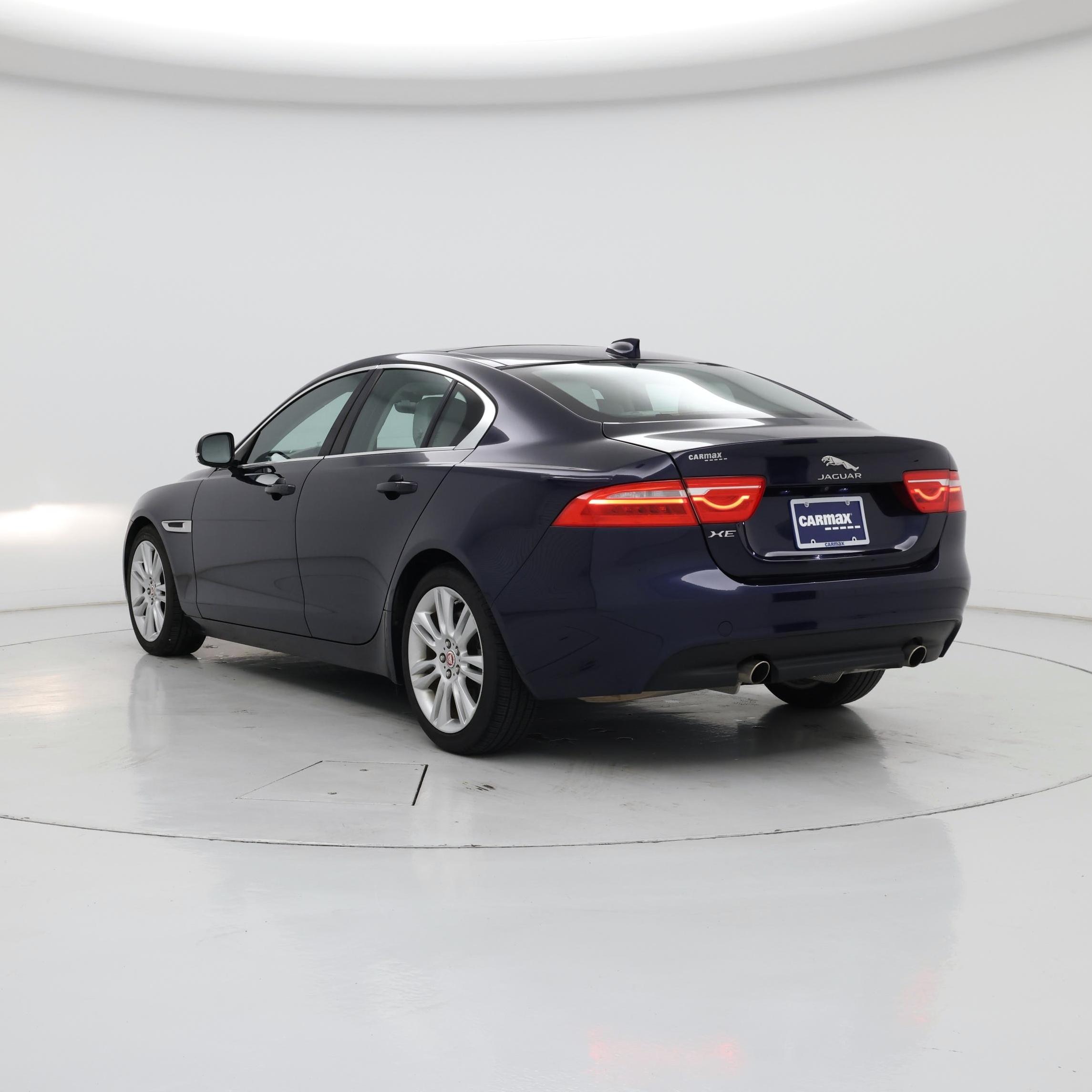 Thumbnail: 2019 Jaguar XE - 2