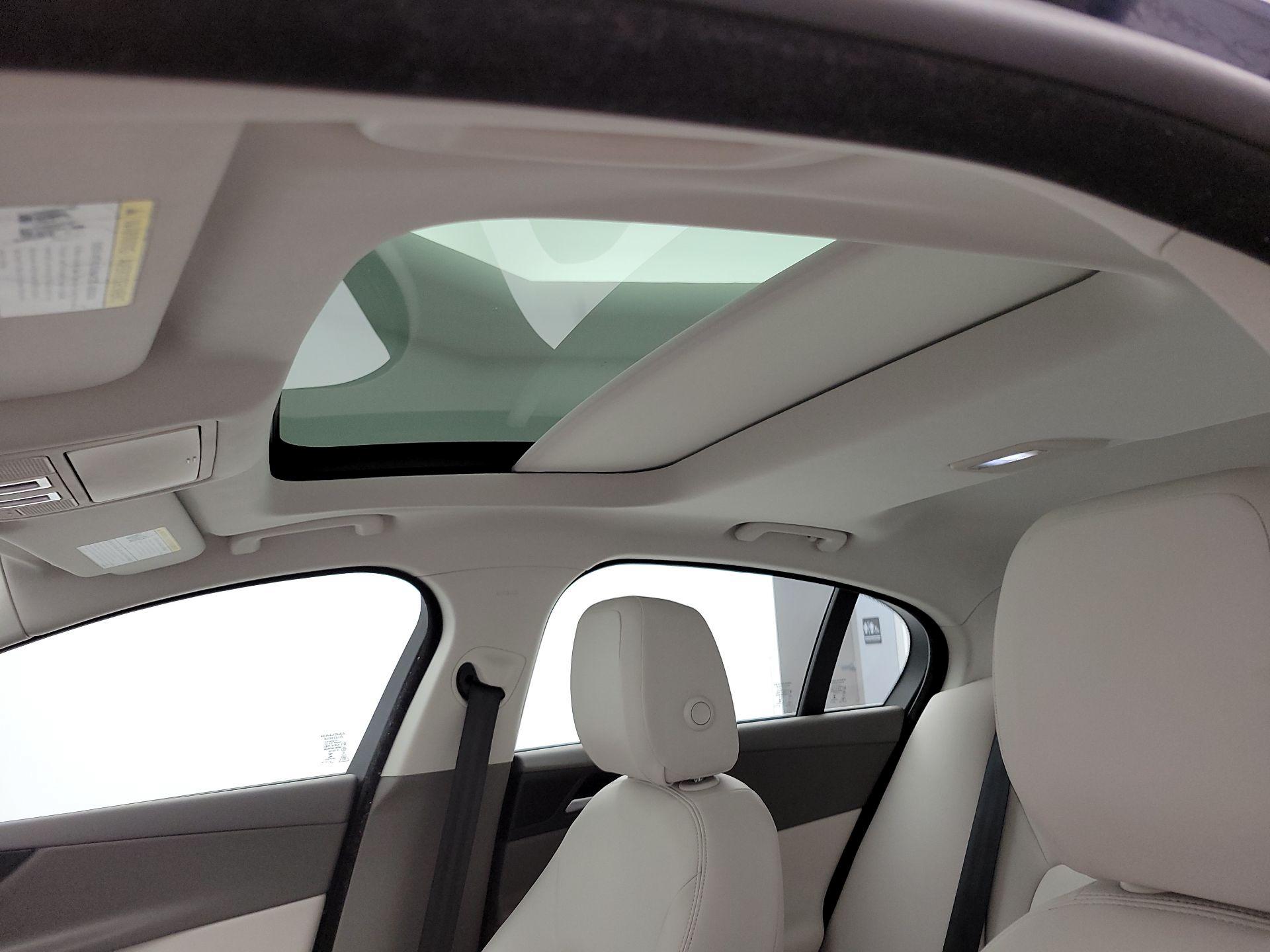 Thumbnail: 2019 Jaguar XE - 19