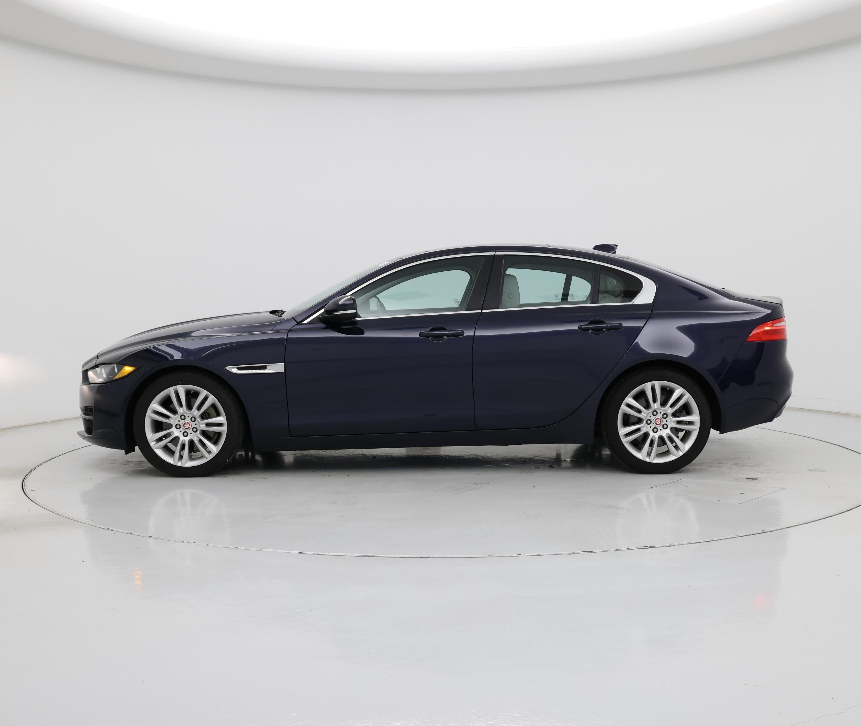Thumbnail: 2019 Jaguar XE - 3