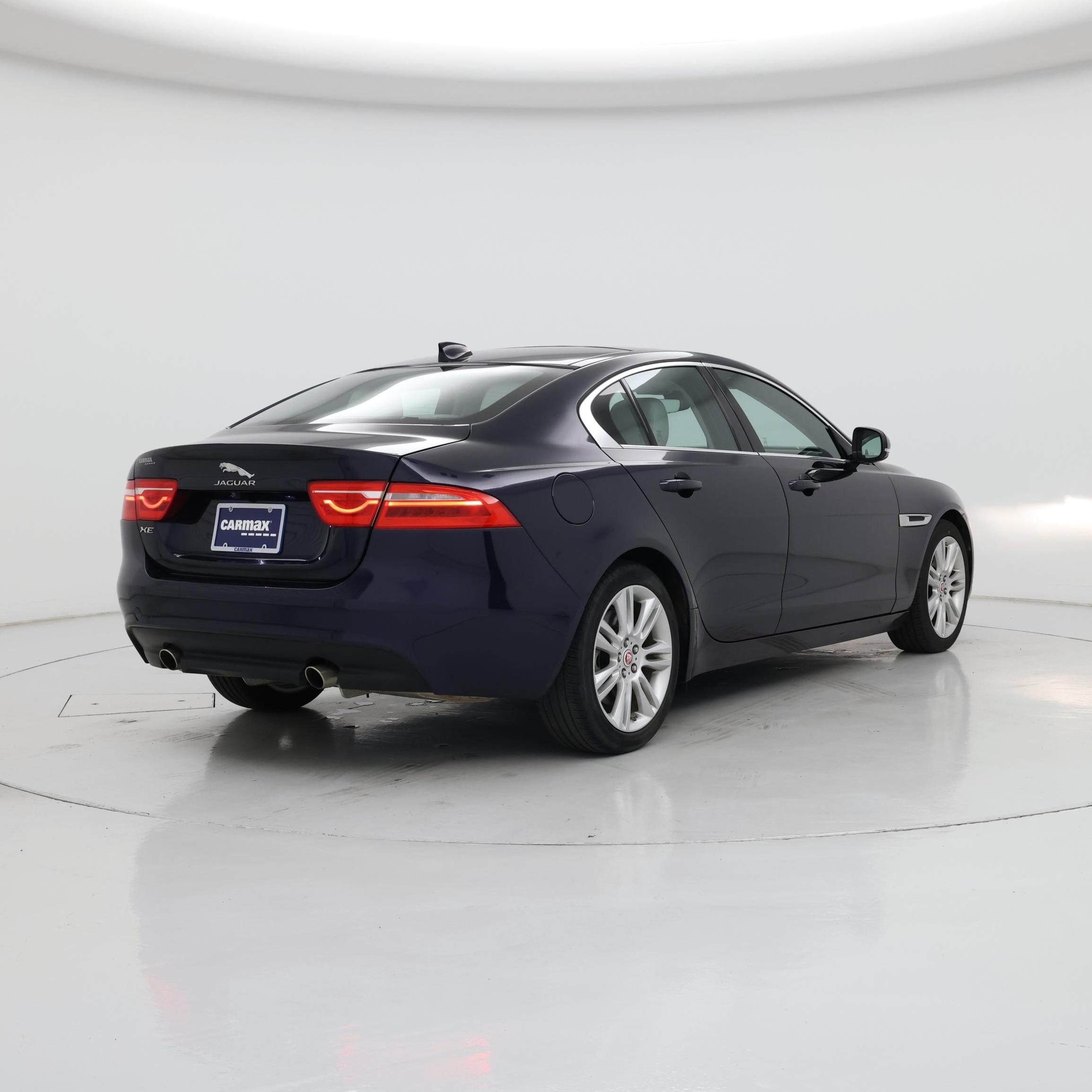 Thumbnail: 2019 Jaguar XE - 8