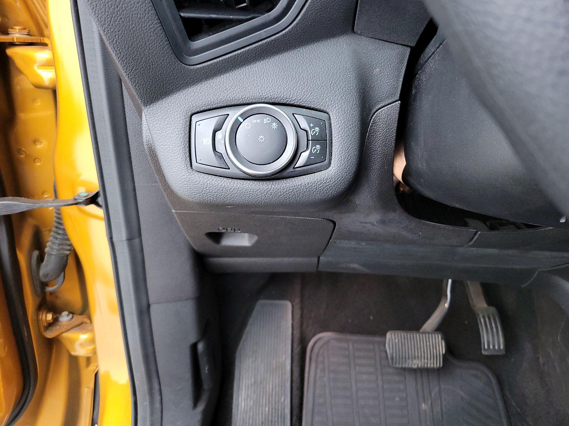 Thumbnail: 2016 Ford Escape - 13