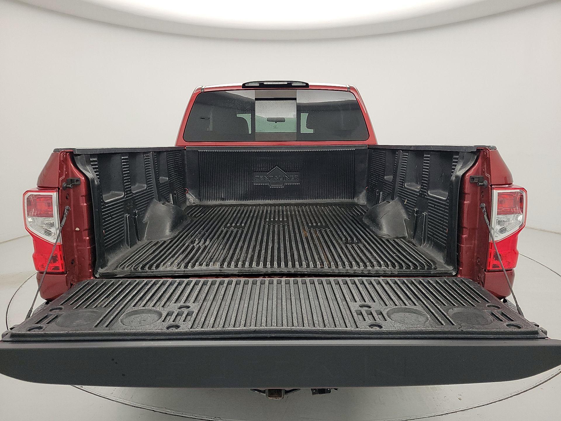 Thumbnail: 2018 Nissan Titan - 20