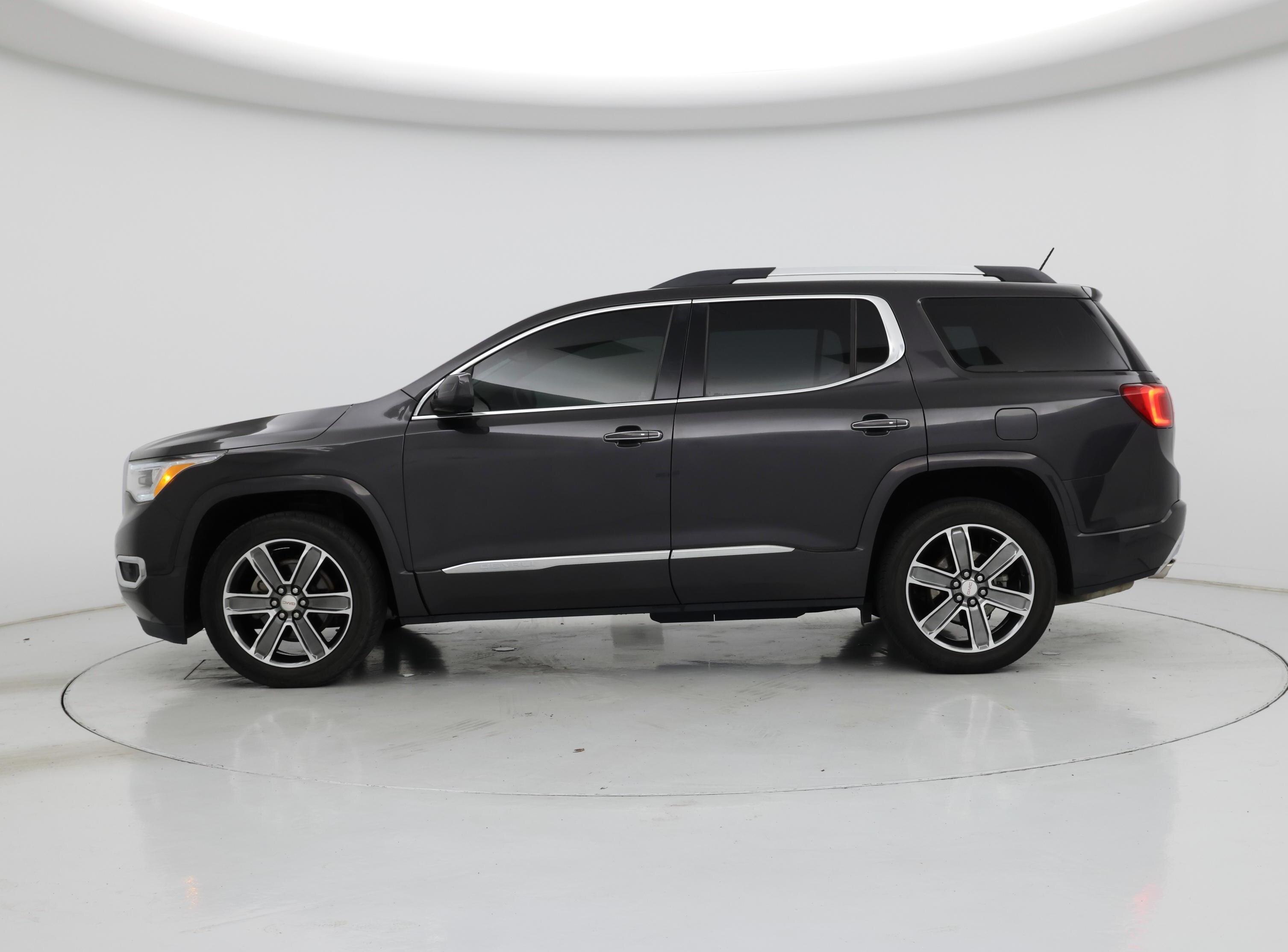 Thumbnail: 2017 GMC Acadia - 3
