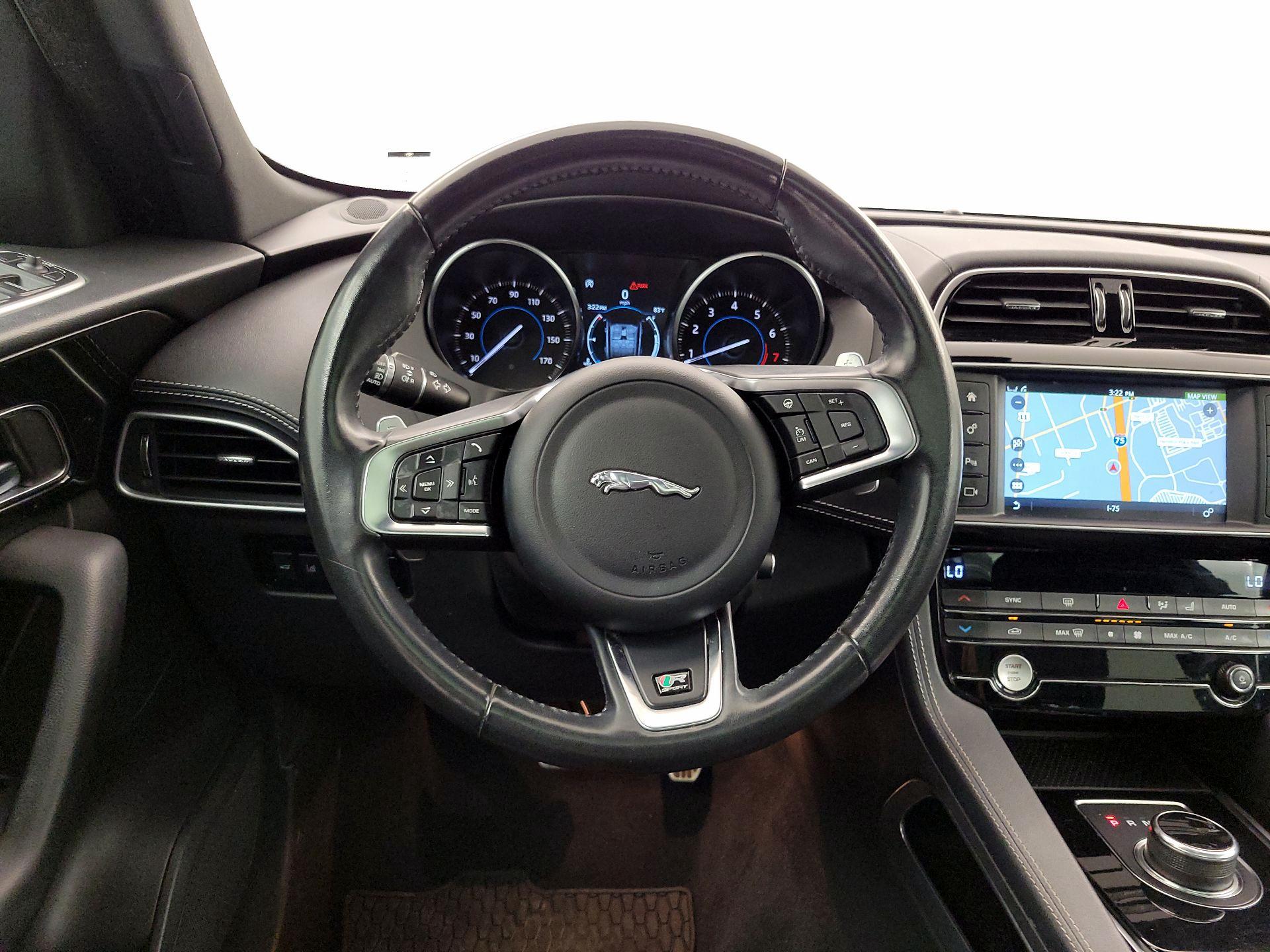 Thumbnail: 2018 Jaguar F-Pace - 10
