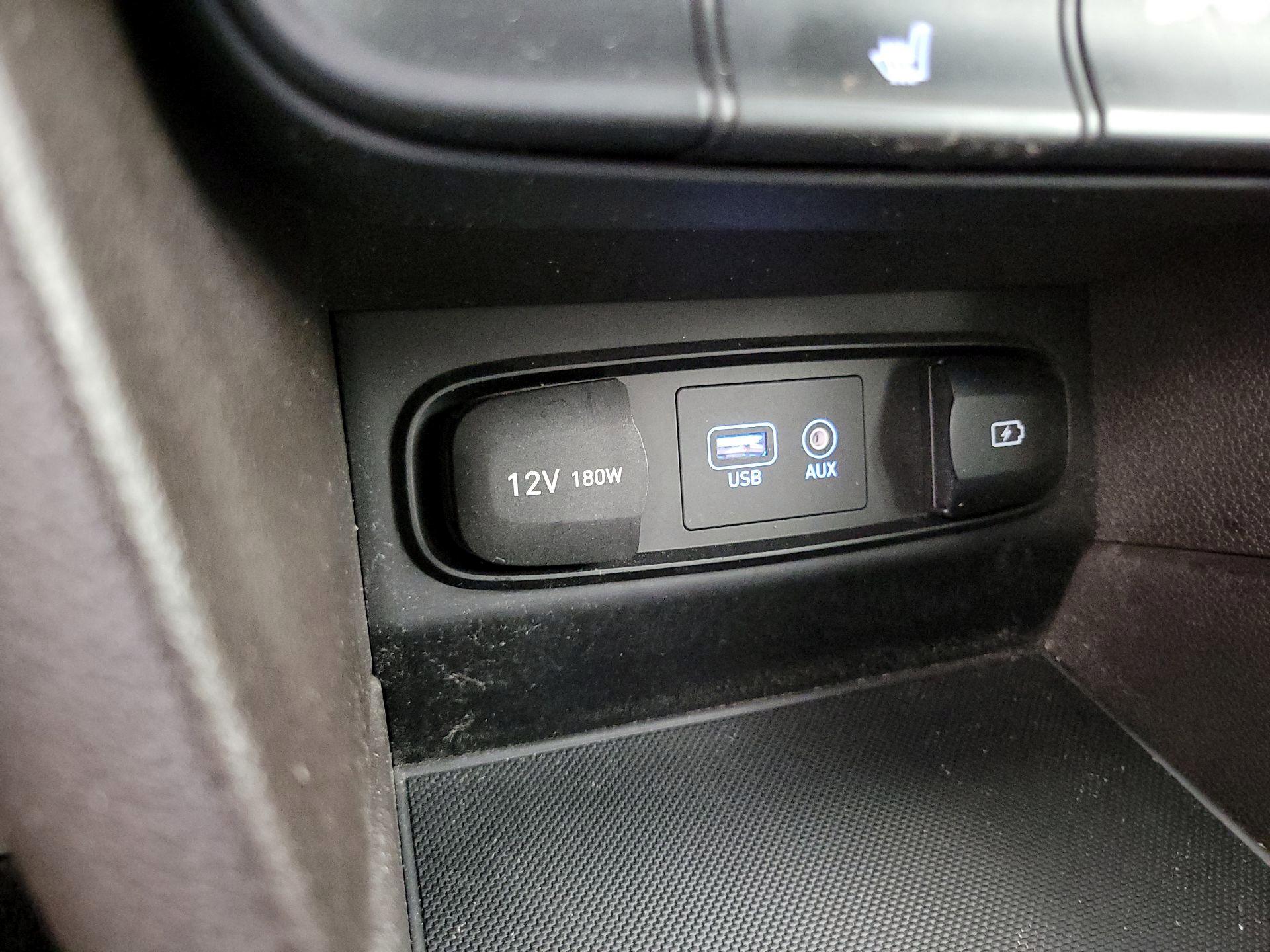 Thumbnail: 2019 Hyundai Santa Fe - 18