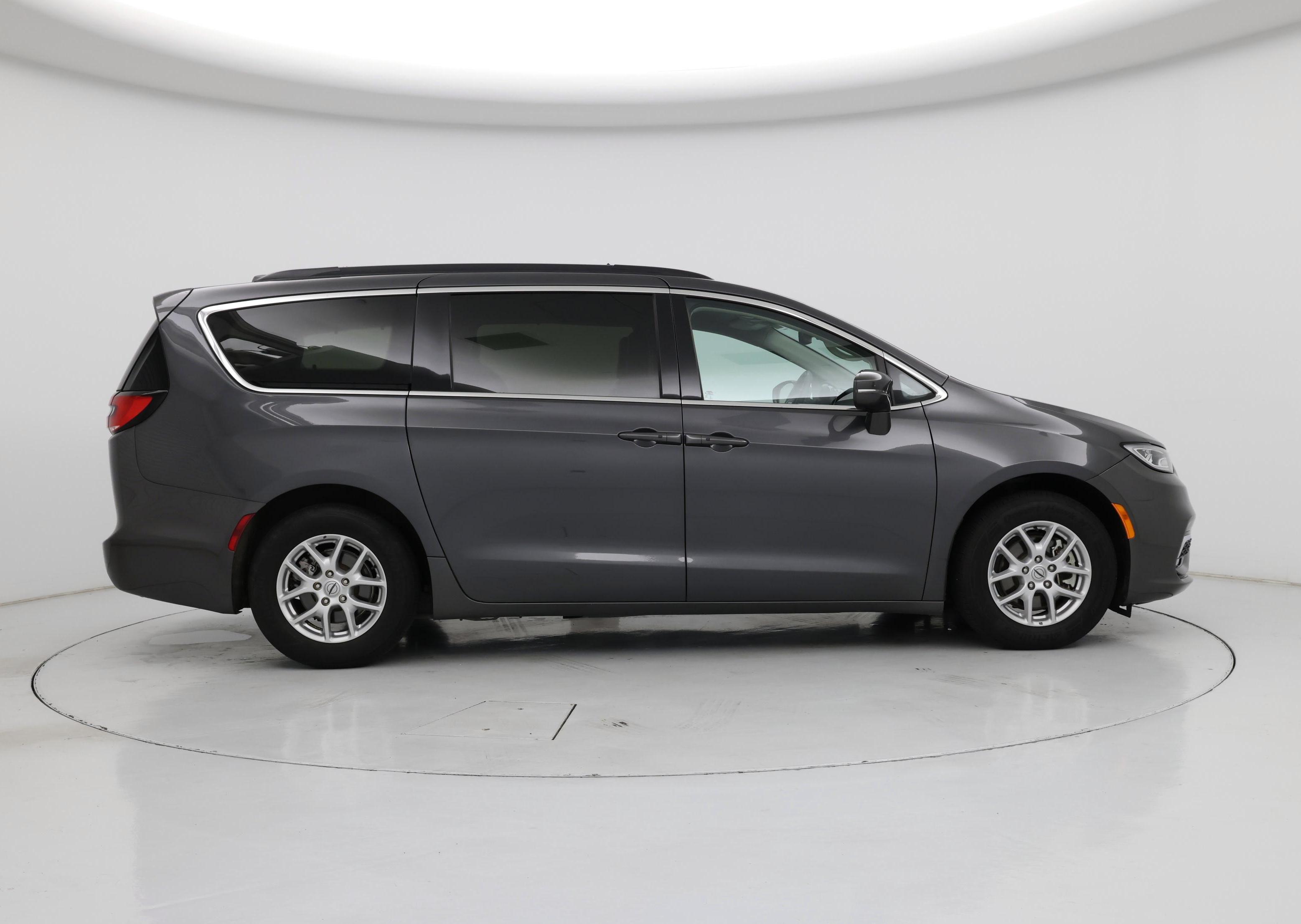Thumbnail: 2022 Chrysler Pacifica - 7