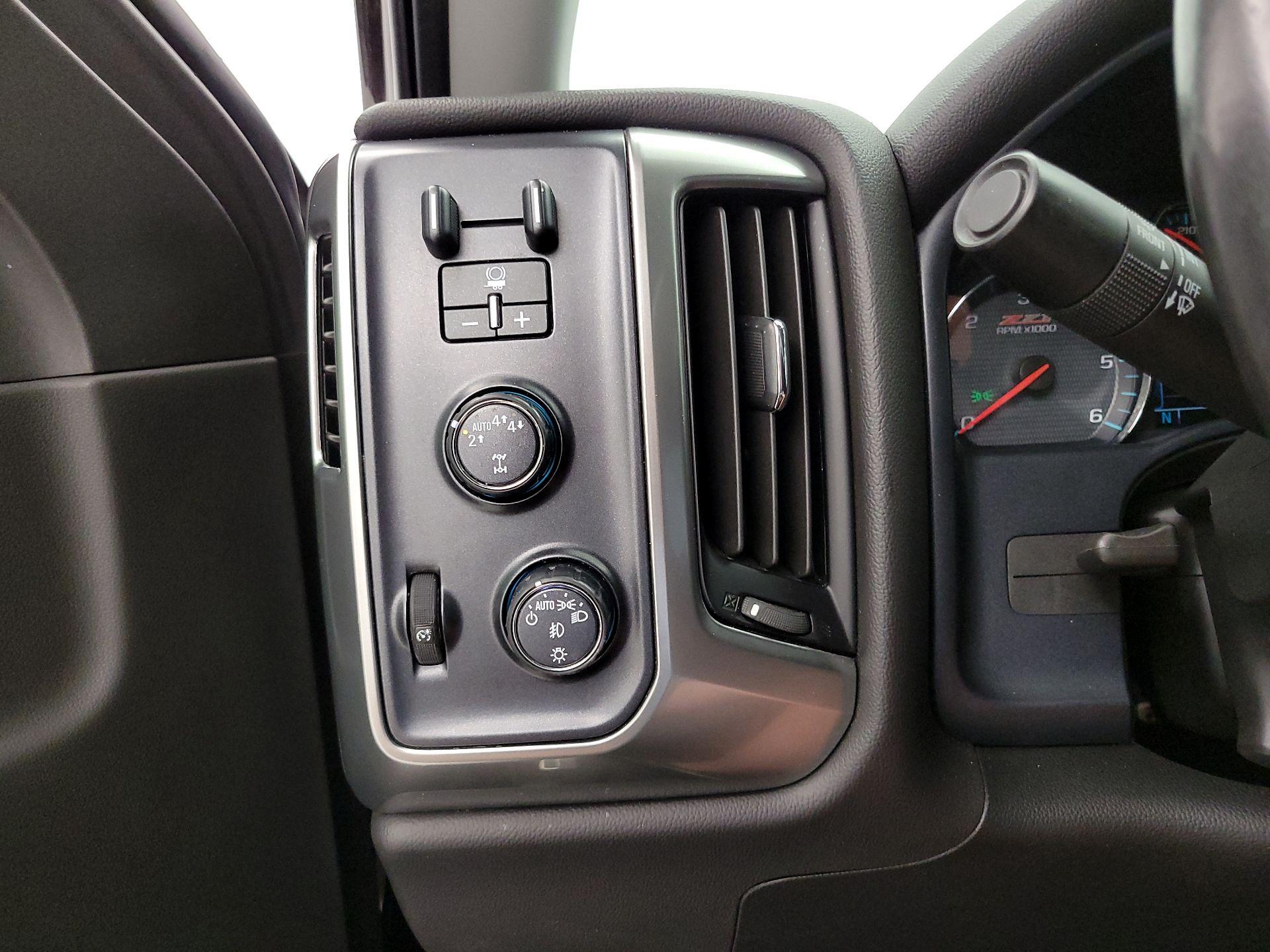 Thumbnail: 2019 Chevrolet Silverado 1500 - 13