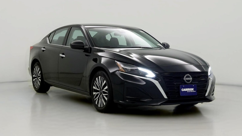 2024 Nissan Altima SV Hero Image