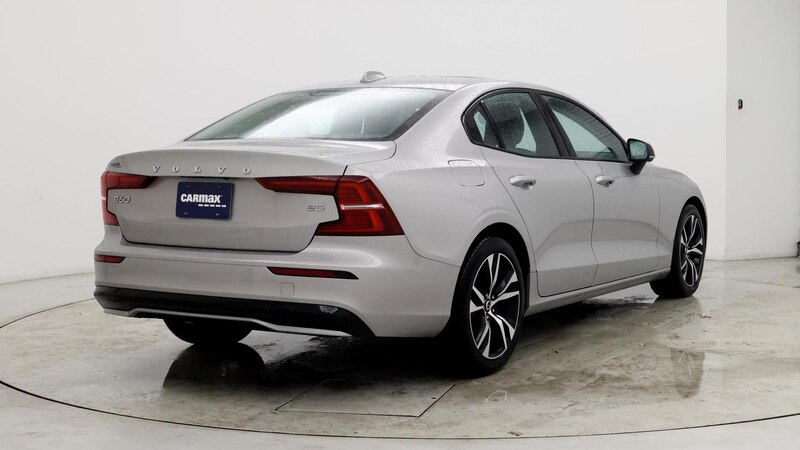 2024 Volvo S60 B5 Core 8