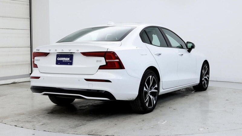 2024 Volvo S60 B5 Core 8