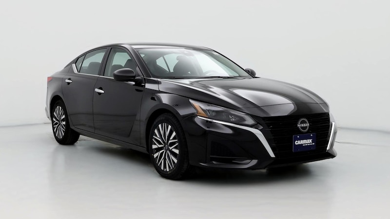 2024 Nissan Altima SV Hero Image