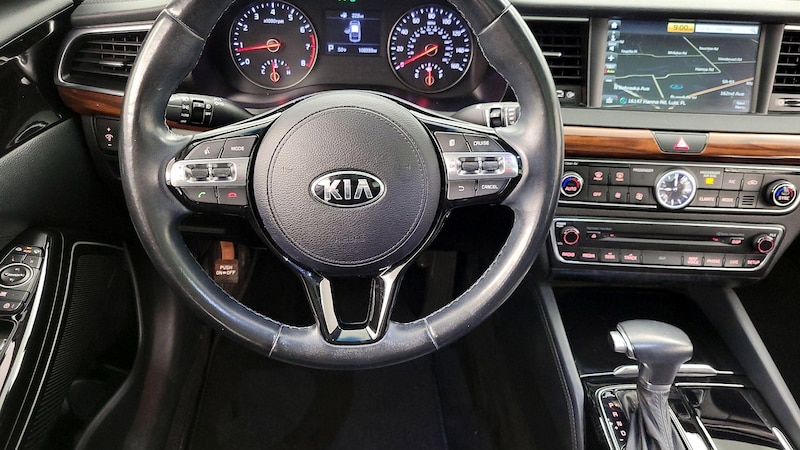 2017 Kia Cadenza Premium 10