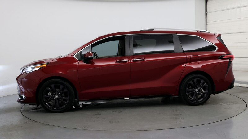 2022 Toyota Sienna Platinum 3