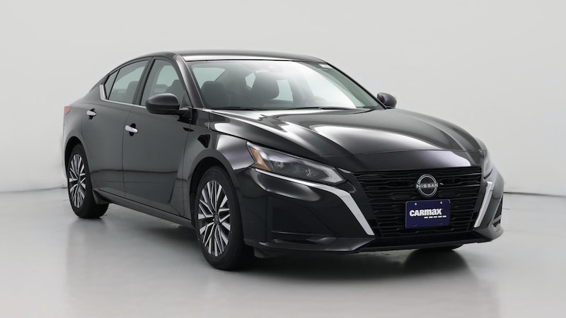 2024 Nissan Altima SV Hero Image