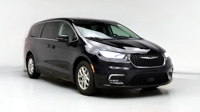 2023 Chrysler Pacifica Touring L Hero Image