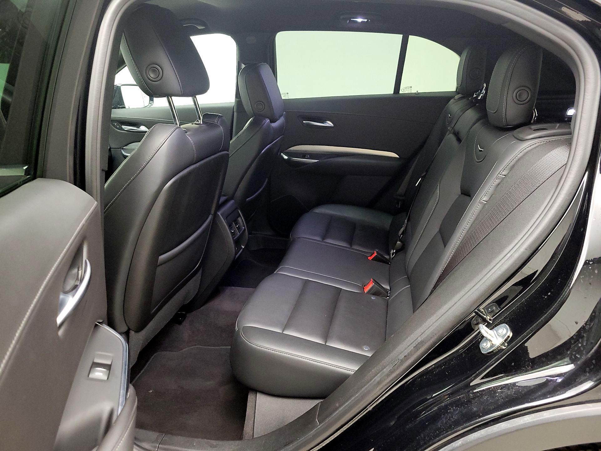 Thumbnail: 2023 Cadillac XT4 - 19