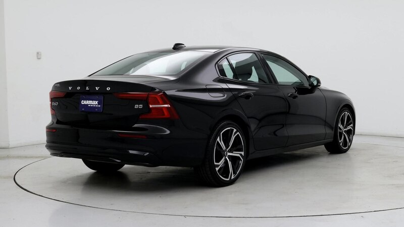 2024 Volvo S60 B5 Core 8