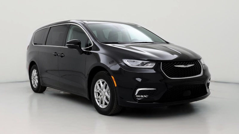 2024 Chrysler Pacifica Touring L Hero Image