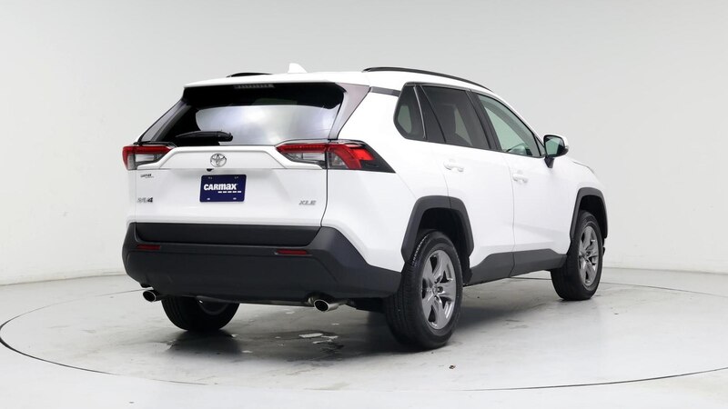 2024 Toyota RAV4 XLE 8