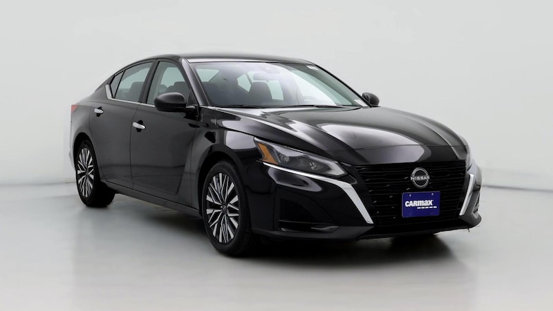 2024 Nissan Altima SV Hero Image