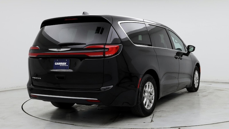 2024 Chrysler Pacifica Touring L 8