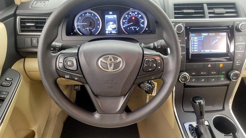 2015 Toyota Camry LE 10