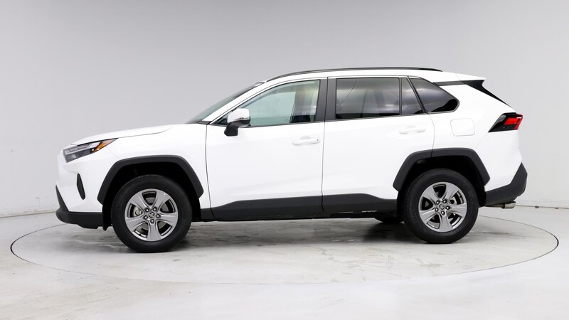 2024 Toyota RAV4 XLE 3