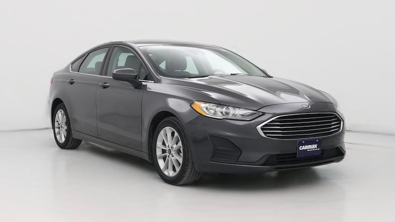 2019 Ford Fusion SE Hero Image