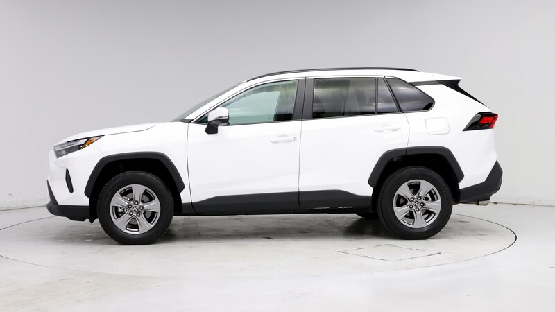 2024 Toyota RAV4 XLE 3